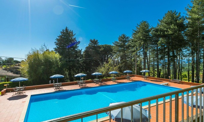 San Vivaldo Villa | Bonito apartamento en villa con WIFI, piscina, TV, terraza, vista panorámica, aparcamiento