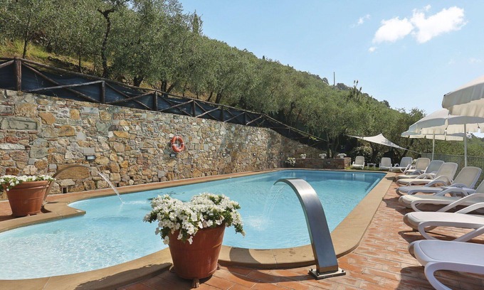 Buti Villa | Acogedor apartamento en villa con piscina, WIFI, TV, patio, mascotas permitida y aparcamiento