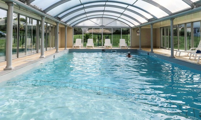 Crozon Casa | Nice apartment in villa for 6 people with pool, WIFI, TV, terrace, pets allowed and parking