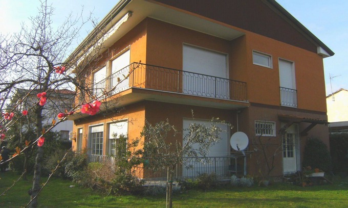 Marina di Massa Apartamento | Precioso apartamento con WIFI, TV, mascotas permitida y aparcamiento, cerca de Forte Dei Marmi