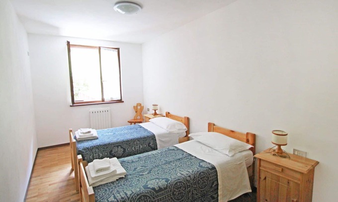 Tiarno di Sotto Apartamento | Bonito apartamento con piscina, WIFI, TV, terraza, aparcamiento, cerca de Riva Del Garda