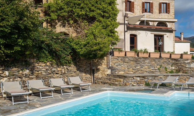 Novelli Apartamento | Apartamento con WIFI, piscina, TV, patio, mascotas permitida, vista panorámica, aparcamiento