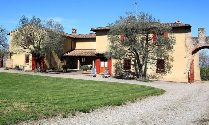 Chiavenna Rocchetta Apartamento | Acogedor apartamento para 4 personas con A/C, WIFI, TV, patio, vista panorámica y aparcamiento