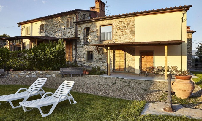 Capolona Apartamento | Acogedor apartamento con piscina, WIFI, TV, vista panorámica, aparcamiento, cerca de Arezzo