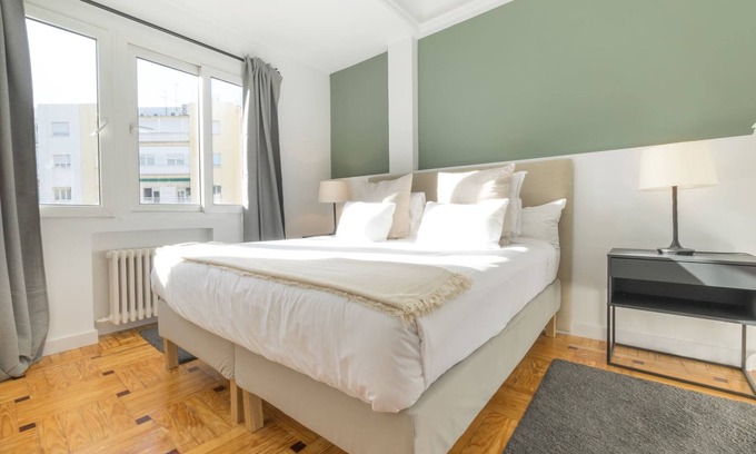 El Viso Apartamento | Precioso apartamento junto al Santiago Bernabéu by Sharing Co.