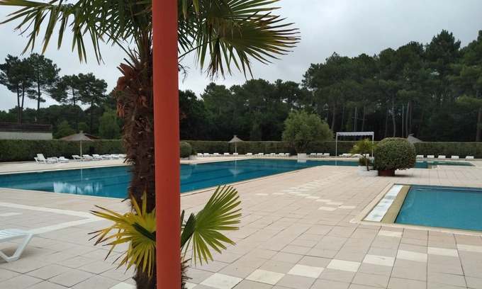 Gujan-Mestras Chalet De Esquí | Nice Chalet in Holiday Village