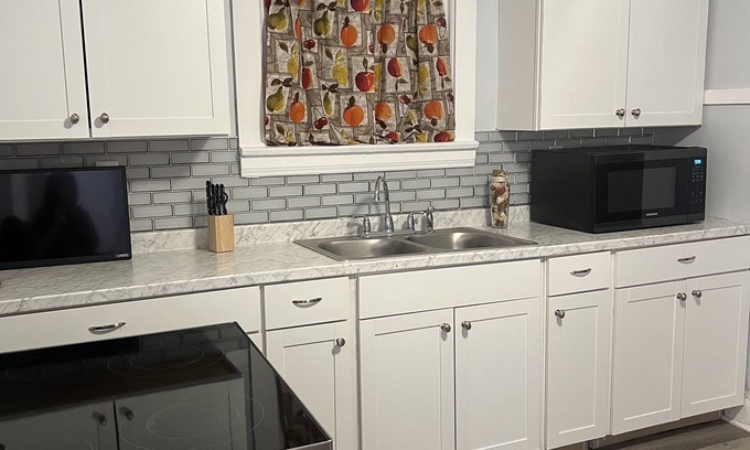 Cleveland Casa | Nice & Cozy Single Family Home