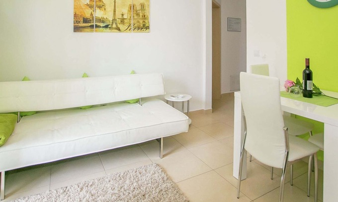 Cancini Otro | Amplio Apartamento cerca del mar en Kukci Croacia