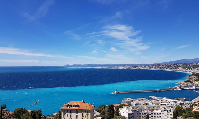 Mont Boron Condominio | NICE, EXCEPTIONAL SEA VIEWS, 2 BEDROOMS WITH A/C OPEN ON A FOREST,GARAGE FOR EV