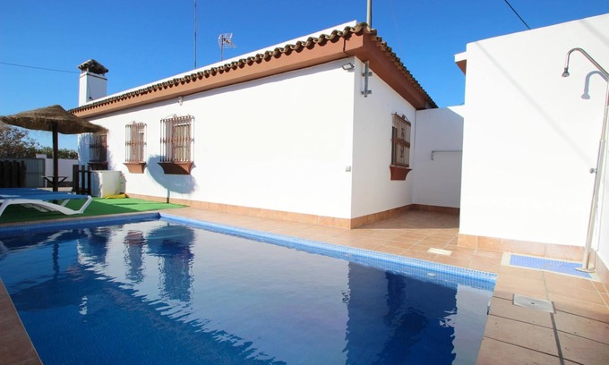 Conil de la Frontera Casa | casa bonita con piscina privada, para 4-5 personas, con Wi-Fi y aire acondicionado y bicicletas