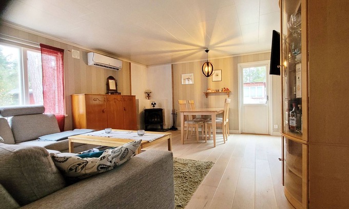 Slite Casa | Nice holiday home at Gotland's most child-friendly beach Vitviken/Åminne | SE12048