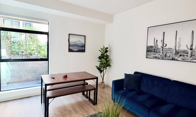 Atwater Village Apartamento | Nice Hollywood Blvd. Apartment with FREE PARKING