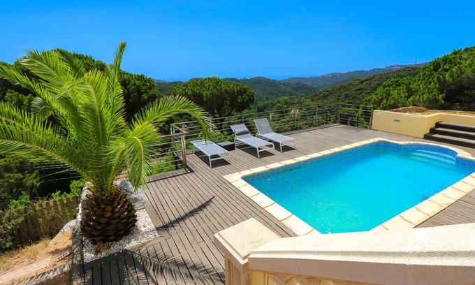 Can Palau Casa | Nice hombre en Sant Cebria de Vallalt
