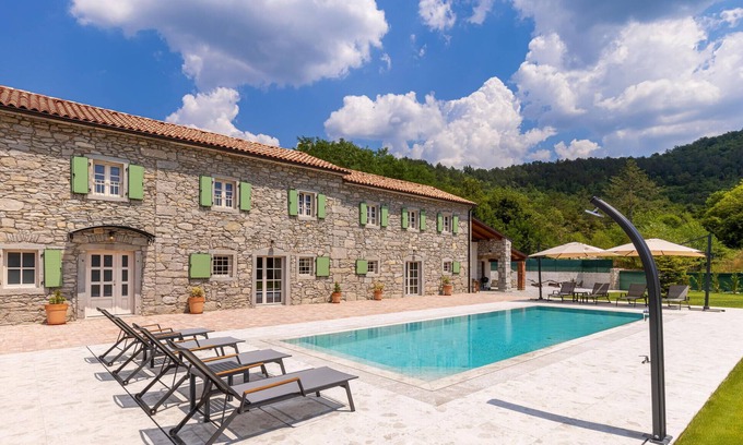 Buzet Casa | Preciosa casa en Buzet con cocina