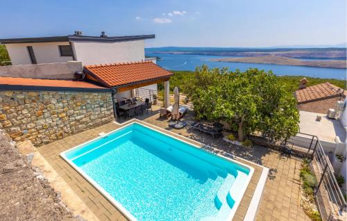 Smrika Casa | Nice Home In Grmani With Kitchen
