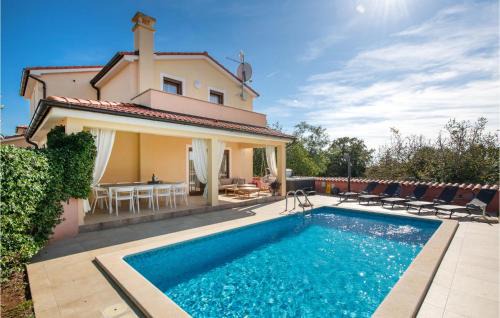Pinezici Casa | Nice Home In Krvavici
