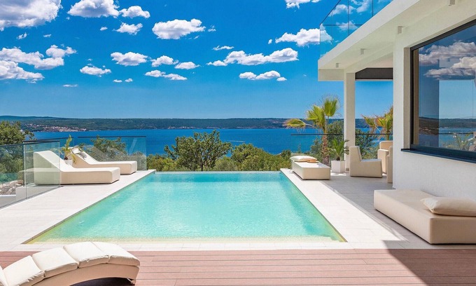 Maslenica Casa | Bonita casa en Maslenica con sauna.