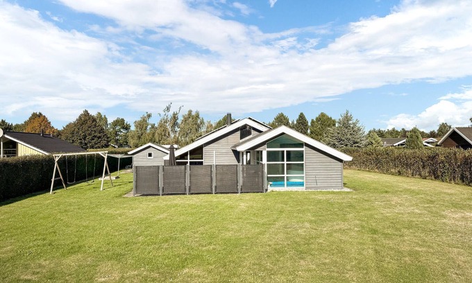 Hasmark Strand Casa | Bonita casa en Otterup con cocina.