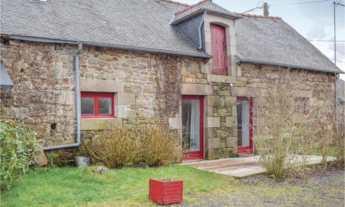 Pommerit-le-Vicomte Casa | Nice home in Pommerit le Vicomte with 2 Bedrooms