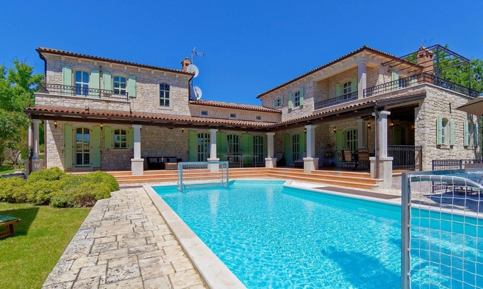 Barat Casa | Bonita casa en Porec con sauna