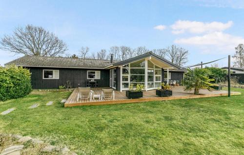 Strøby Ladeplads Casa | Nice Home In Strøby With Wifi