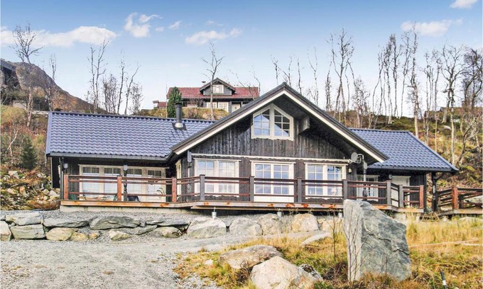 Sykkylven Casa | Nice Home In Straumgjerde With Wifi