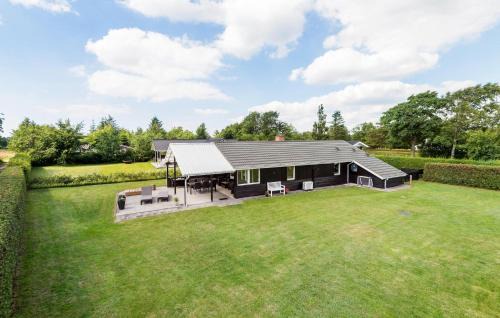 Skaven Strand Casa | Nice Home In Tarm With Kitchen