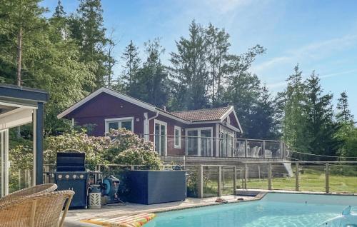 Opp-Norrby Casa | Nice Home In Vendelsö With Sauna