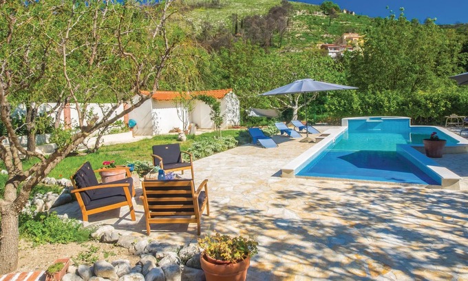 Zrnovnica Casa | Bonita casa en Zrnovnica