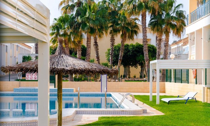 Torrevieja Casa | Nice house with tennis court,sports and playground