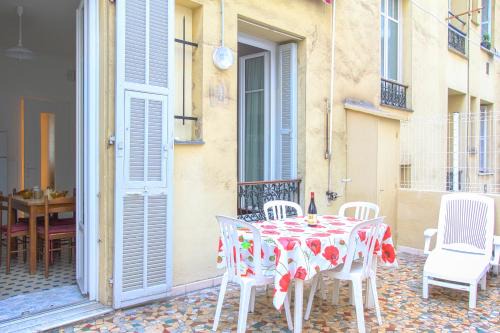 Gambetta Apartamento | Nice Large 2BR Sunny 20 Meter Terrace Parking Beach Shops