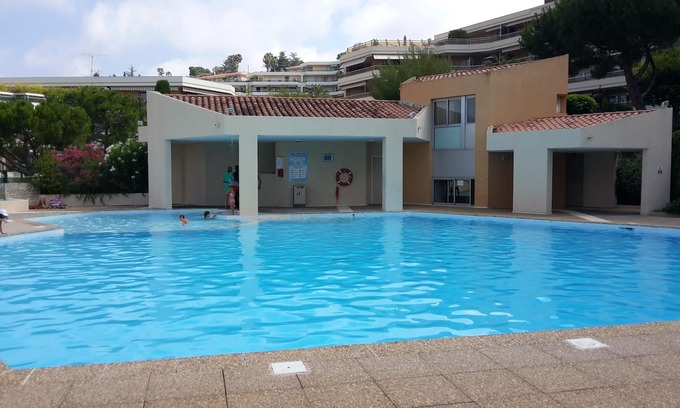 Nice Apartamento | Niza. Apartamento de lujo, 3 habitaciones, terraza con vistas al mar, piscina, muy tranquilo.