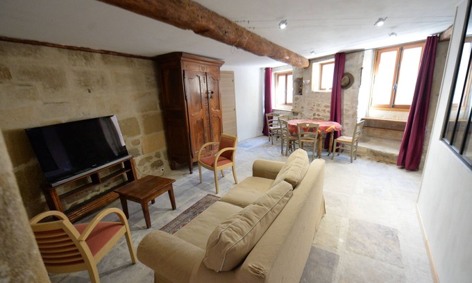Meynes Casa | Nice, quiet, cool apartment for 4 people.