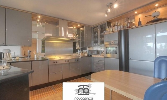 Anzere Apartamento | Luminoso dúplex reformado situado en el centro del complejo. Este alojamiento está cerca de tiendas, res.