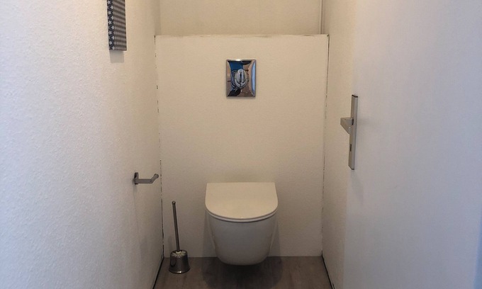 Koenigshoffen Est Cama Y Desayuno | Nice room next to the station and city center