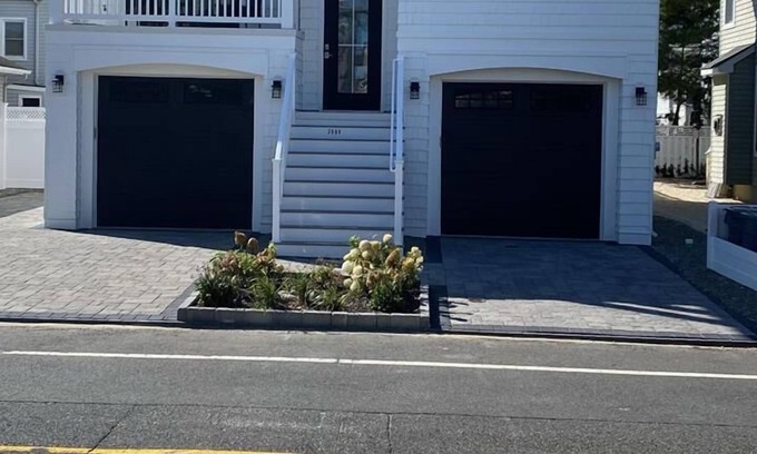 Beach Haven Terrace Casa | Nice single family home close to the beach located in Beach Haven Gardens.