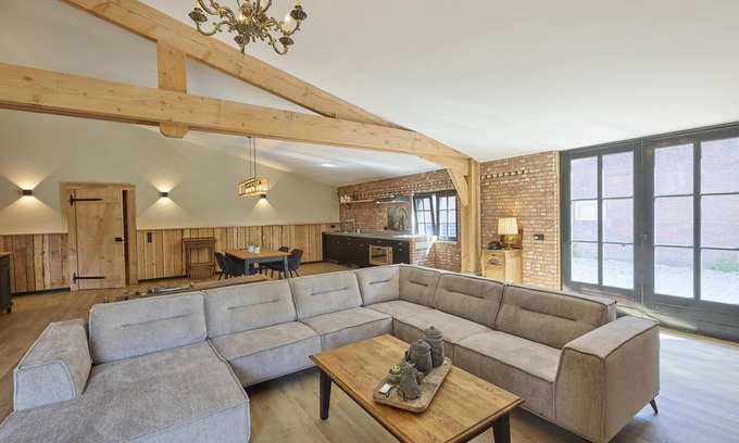 Hulsel Casa | Nice spacious house with a sauna and steam room