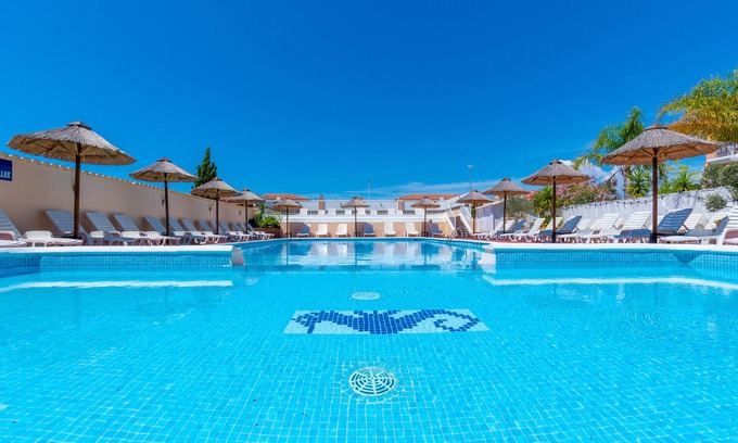 Les Bormettes Apartamento | Nice T3 (2 habitaciones) 6 pers. A 250 m del mar con piscina climatizada y tenis (2).