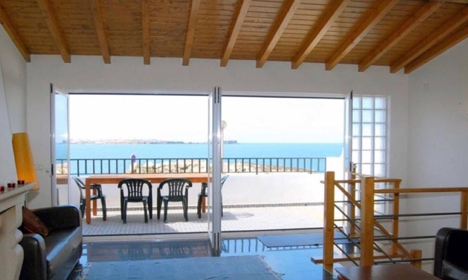 Leiria Casa | Nice view both sides.