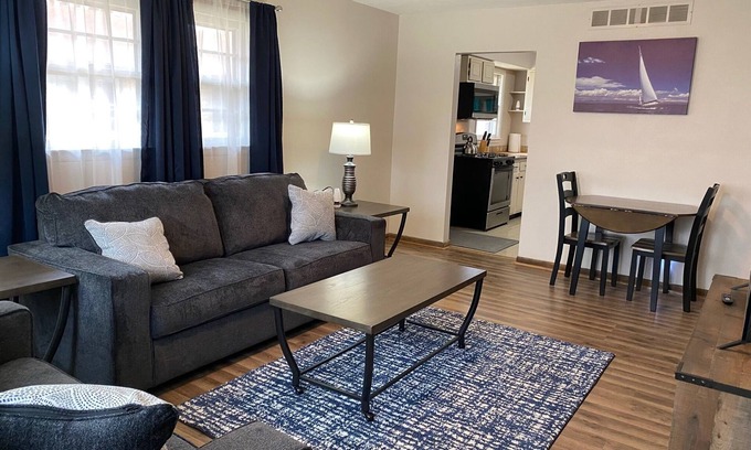 Rockford Casa | Nicely Appointed Budget Stay in Rockford