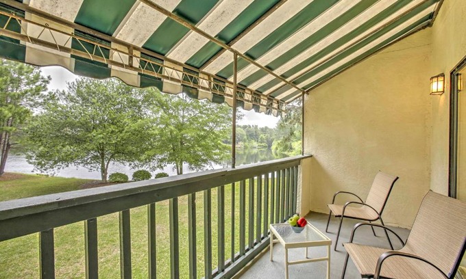Niceville Apartamento | Niceville Condo with Pool Access Less Than 8 Mi to Destin!