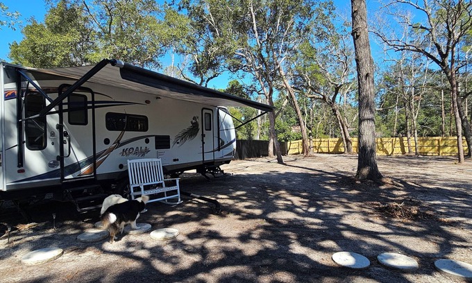 Niceville Casa | Niceville's Hidden Camper. Your cozy beachy escape