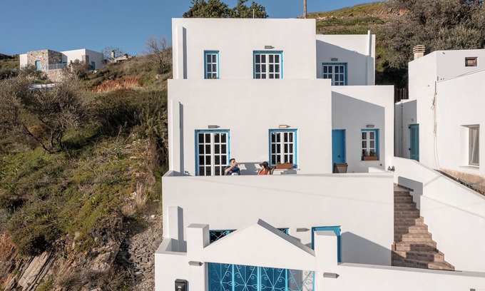 Melanes Casa | Nick&Debbie's two-storey apartment