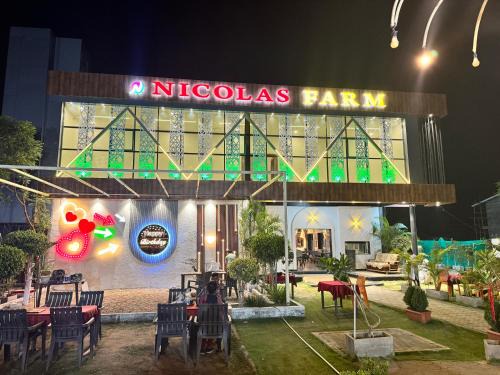 Parsivni Hotel | Nicolas Farm & Resort
