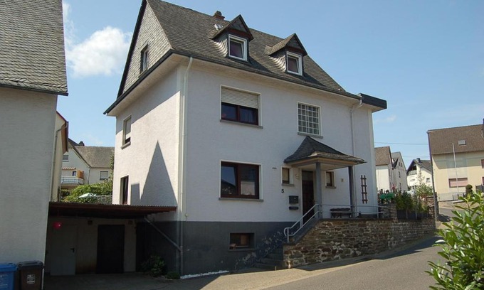 Niederburg Casa | Niederburger Herberge