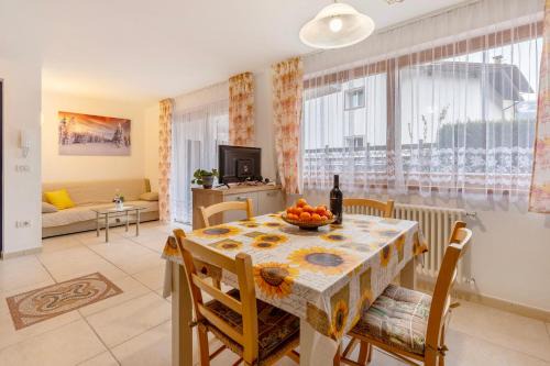Predazzo Apartamento | Night and day 3