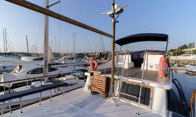Porto Alquiler De Eote | Noche a bordo de un barco de madera clásico