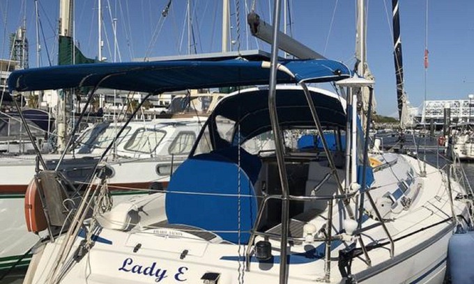Canidelo Alquiler De Eote | Noche a bordo de un velero + oferta de tour de 1 hora.