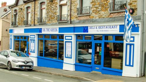 Burry Port Cama Y Desayuno | Nik The Greek