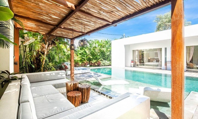 Berawa Cabaña | Niko2 · Marvelous 5 Bedroom Villa Close to Finns